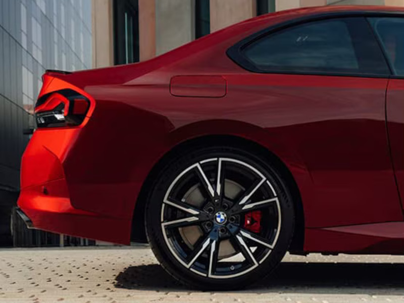 2025 BMW 2