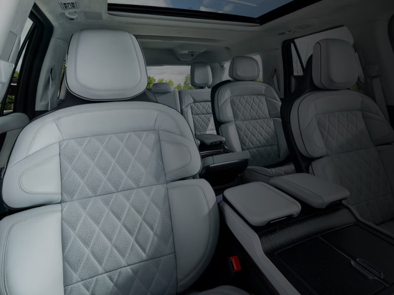 2025 Lincoln Navigator